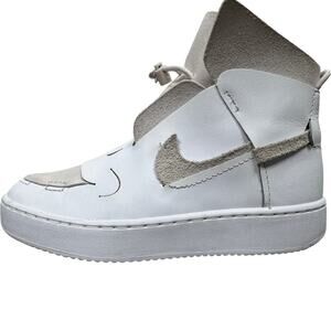 Authentic NIKE Women's Vandalized High Top Sneaker Size 6